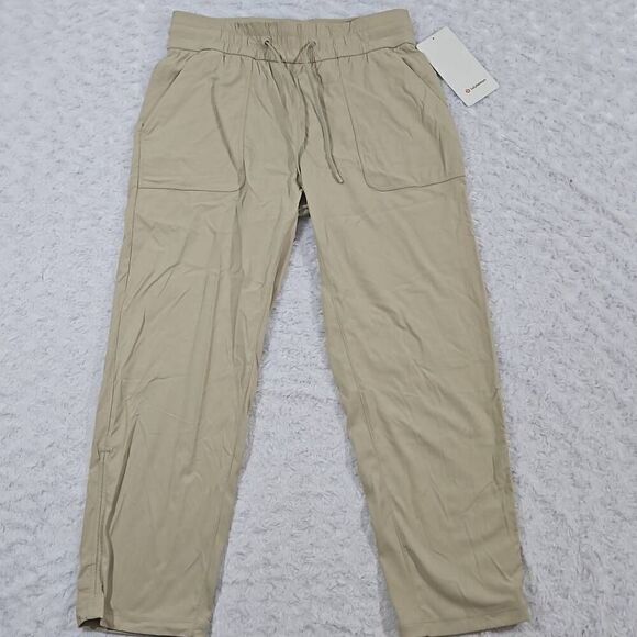 Lululemon Beyond the Studio Crop Khaki Tan Trench yoga athleisure Women's Size 8 - Picture 1 of 8